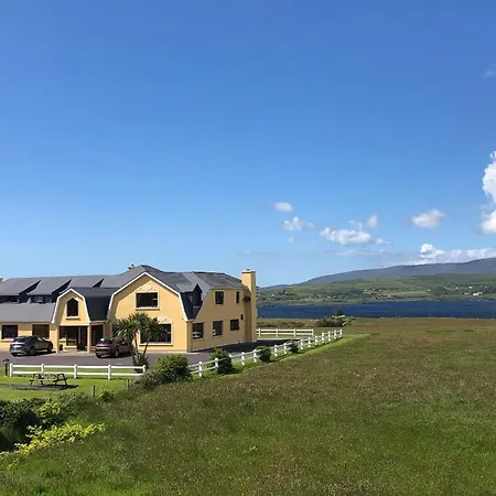 Lakelands House בית הארחה *